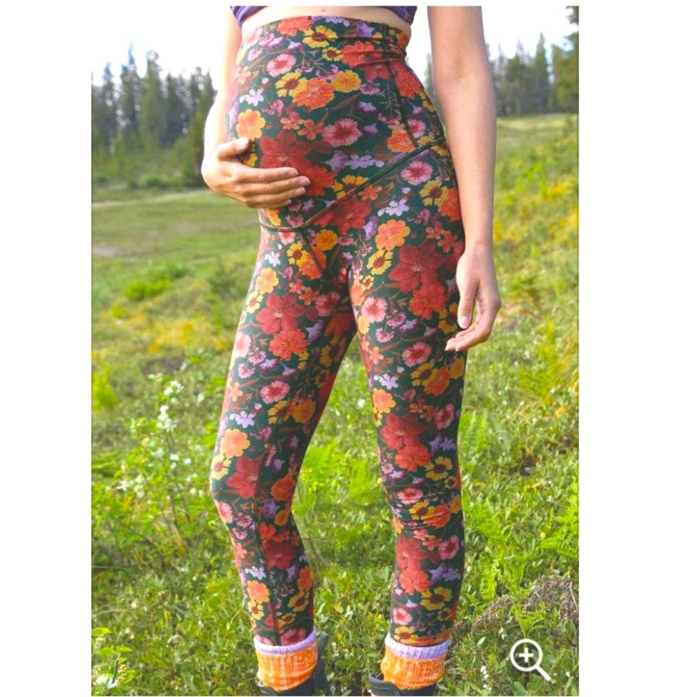 Beyond Yoga / Beyond the Bump, Pressed Flowers Size M, Maternity Legging